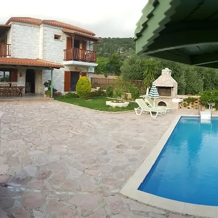 Villa Aimilios Mousata